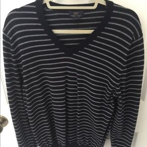 Men’s v neck sweater